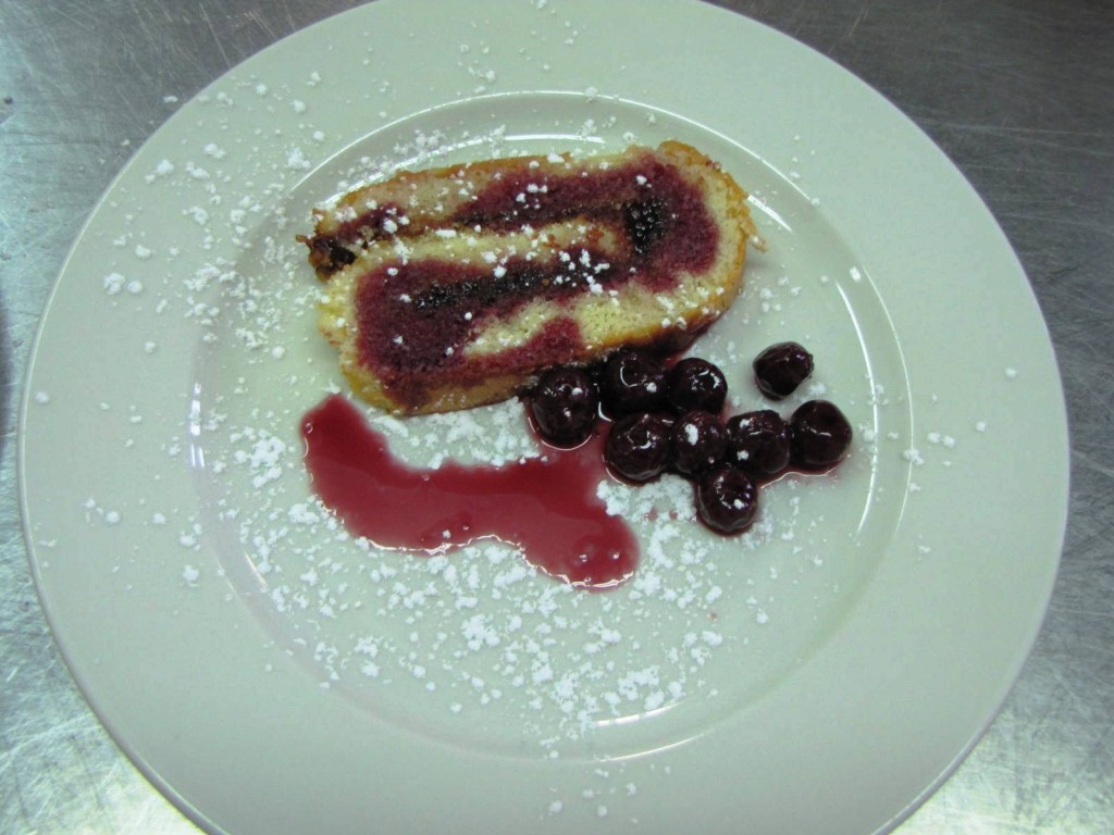 rotolo di marmellata con le visciole