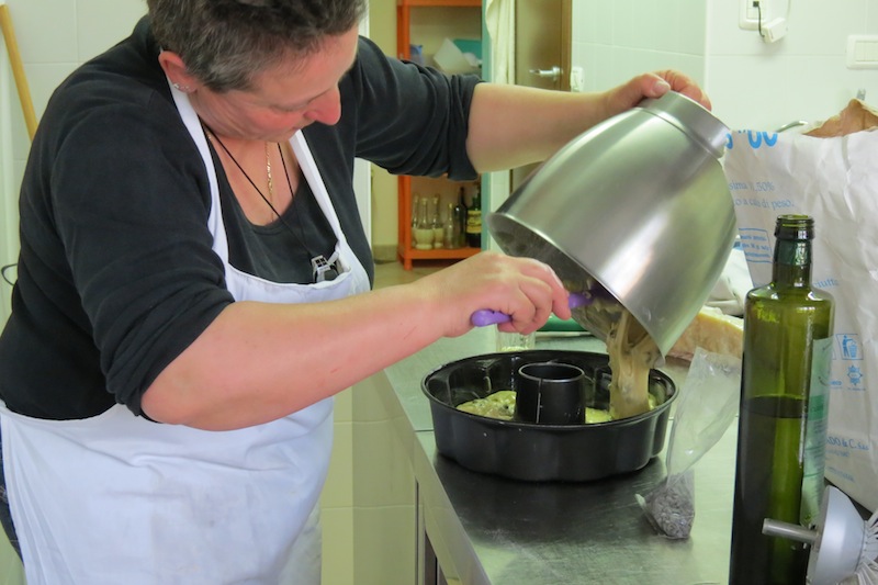 preparazione del ciambellone