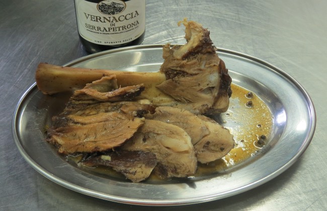 Stinco di maiale alla Vernaccia